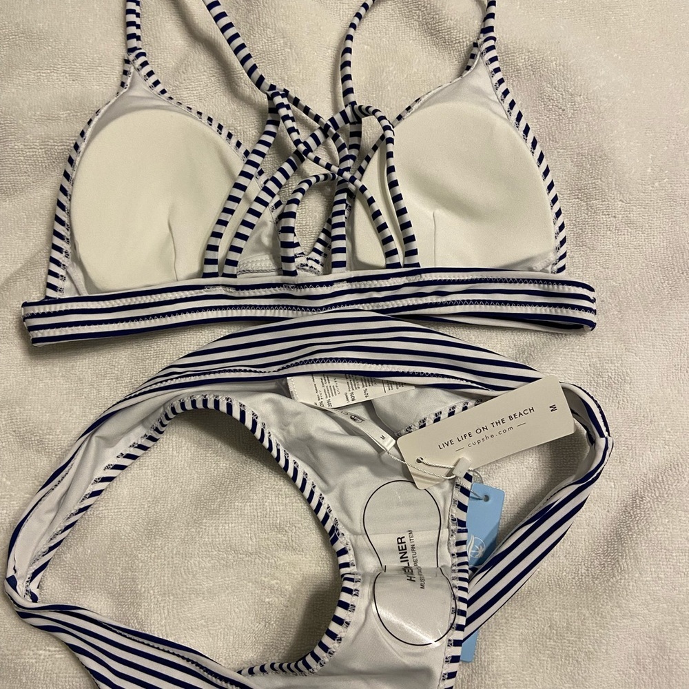 Medium size swimsuit two pieces brand new with tag - Picture 2 of 3